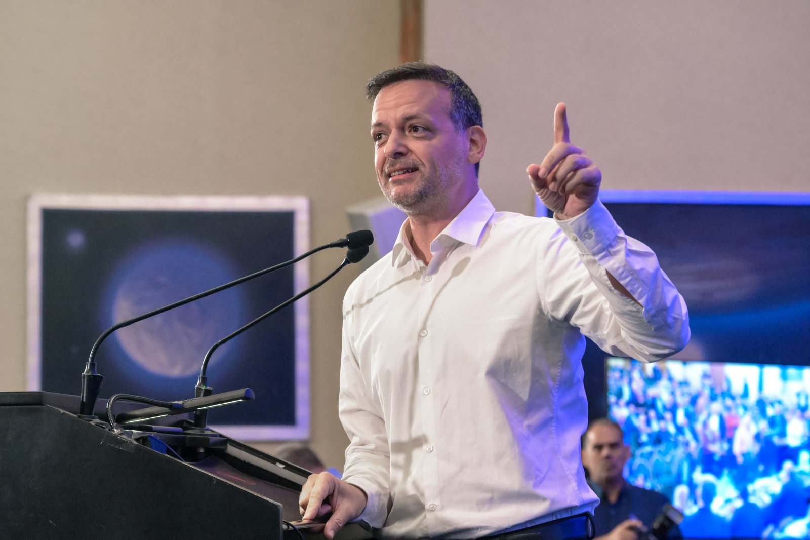 Συνέντευξη στο Dnews.gr και στον δημοσιογράφο Β. Σκουρή